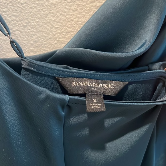 Banana Republic Dark Emerald Green Satin dress - Picture 4 of 4